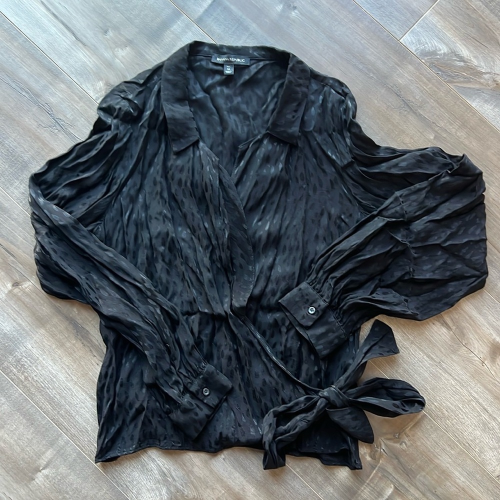 Banana Republic black spotted blouse